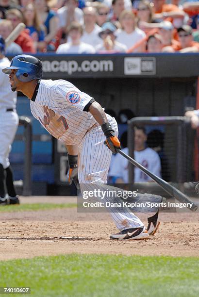 Jose Reyes of the New York Mets batting against the Atlanta Braves at Shea Stadium on April 21, 2007 in Flushing, New York.