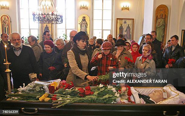 People pay their last respects to famous Russian actor Kiril Lavrov at a church in St.petersburg, 28 April 2007. Kiril Lavrov, a popular Russian...