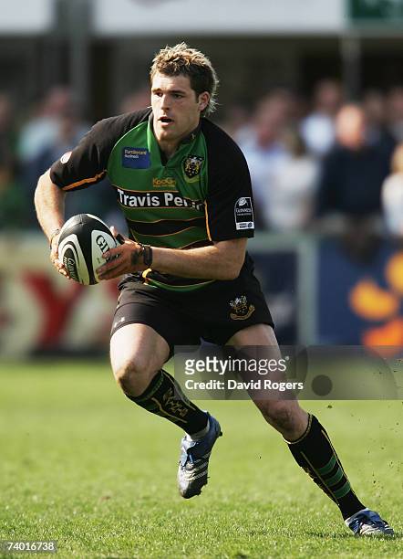 Sean Lamont of Northampton runs with the ball during the Guinness Premiership match between Northampton Saints and London Irish at Franklins Gardens...