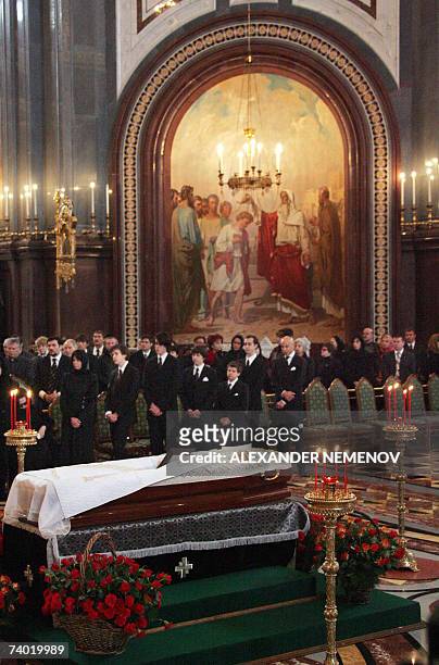 Moscow, RUSSIAN FEDERATION: The body of the master cellist, Russian musician Mstislav Rostropovich, is seen during a burial service at Christ the...