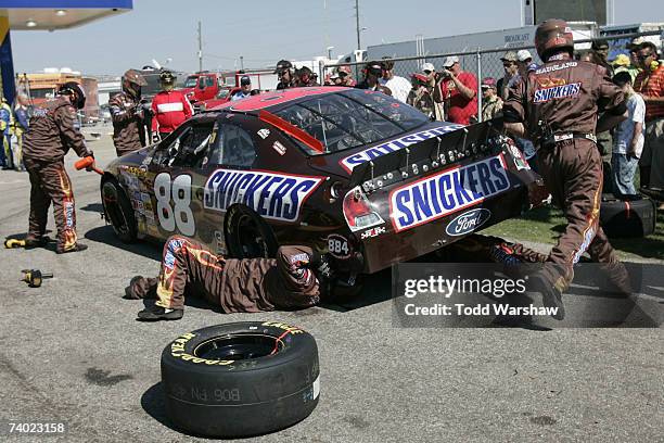 Snickers Dark Car Ricky Rudd 103 Crew Of Ricky Rudd Stock Photos, High-Res Pictures, and Images ...