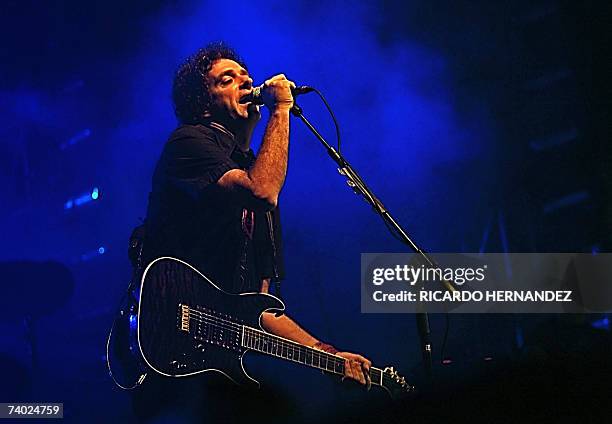 Santo Domingo, DOMINICAN REPUBLIC: Argentine musician Gustavo Cerati performs during his presentation in Santo Domingo, on April 29th, 2007. AFP...