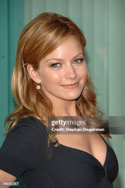 Actor Becki Newton attends The Academy of Television Arts & Sciences presents An Evening with "Ugly Betty" at The Leonard Goldenson Theater on April...