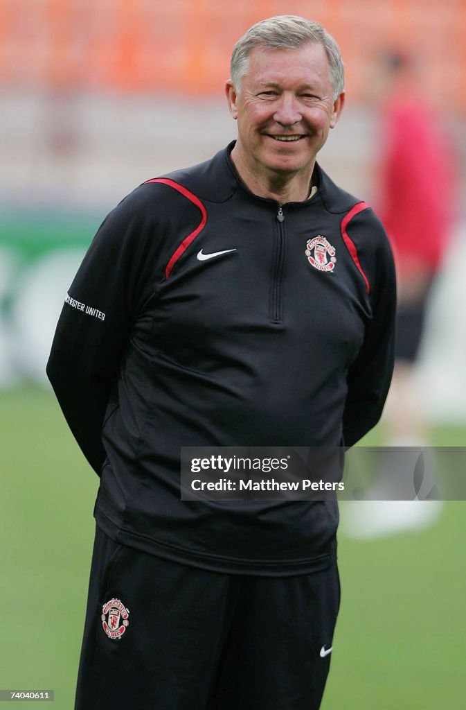 Manchester United Training Session and Press Conference