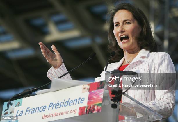 French socialist presidential candidate Segolene Royal gives a speech during a campaign rally on May 1, 2007 in Charlety Stadium in Paris, France....