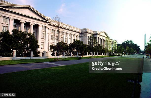 facade of a government building, us treasury department, washington dc, usa - 米国財務省ビル ストックフォトと画像
