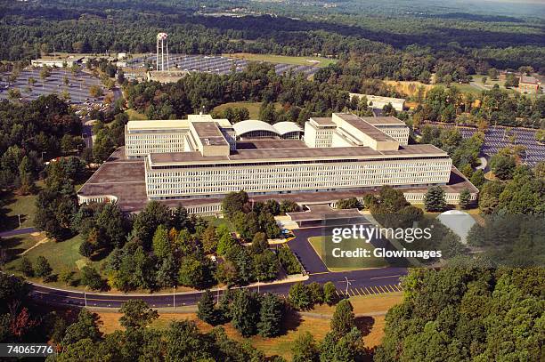 aerial view of a government building, cia headquarters, virginia, usa - langley stock-fotos und bilder