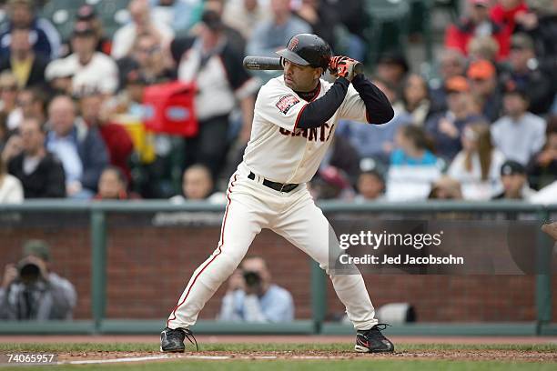 Dave Roberts of the San Francisco Giants stand ready at bat against the Arizona Diamondbacks during a Major League Baseball game on April 21, 2007 at...