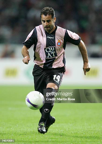 Ito of Espanyol runs with the ball during the UEFA Cup semi-final, 2nd leg match between Werder Bremen and Espanyol at the Weser stadium on May 3,...