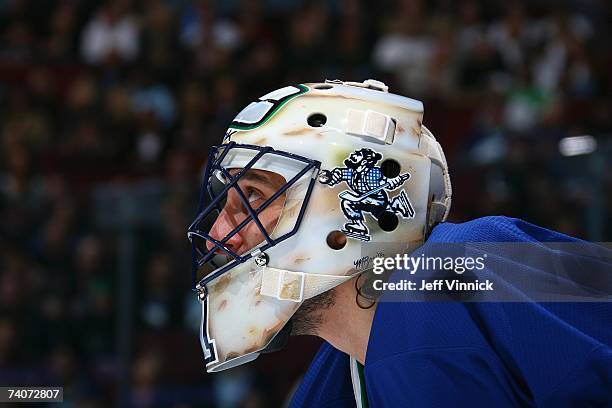 Roberto Luongo of the Vancouver Canucks looks on against the Colorado Avalanche at General Motors Place on April 5, 2007 in Vancouver, British...