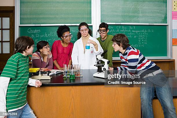Science Display Students Science Display Board Photos and Premium High Res Pictures - Getty Images