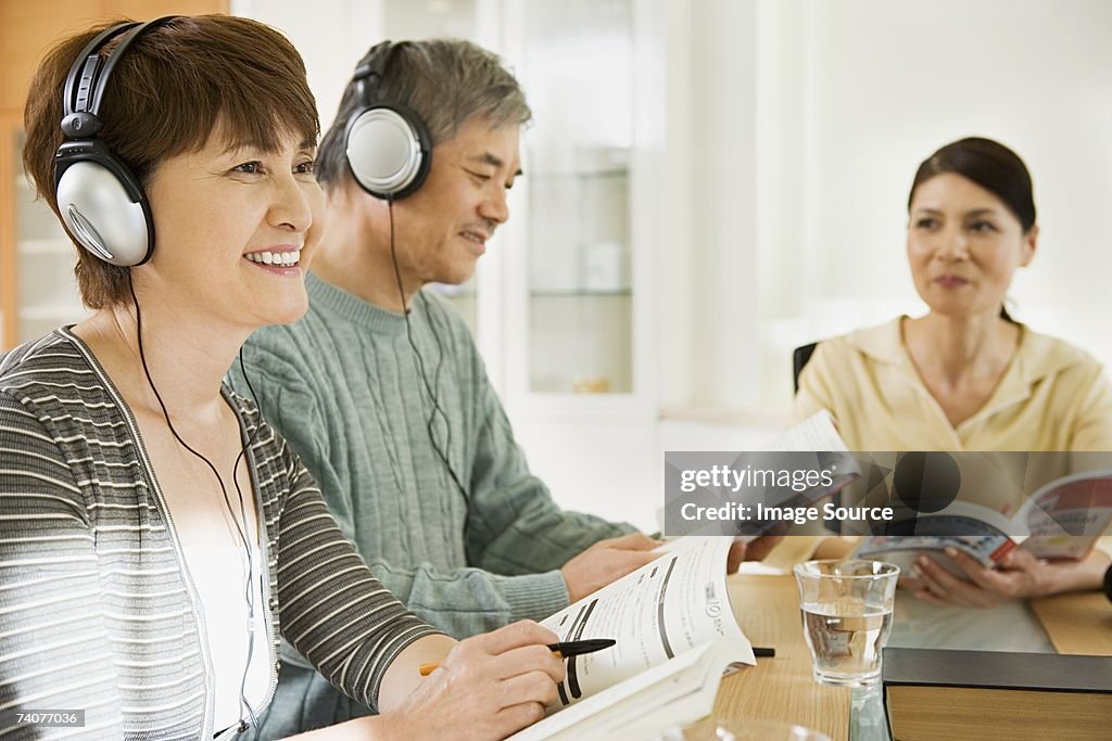 Couple learning a language