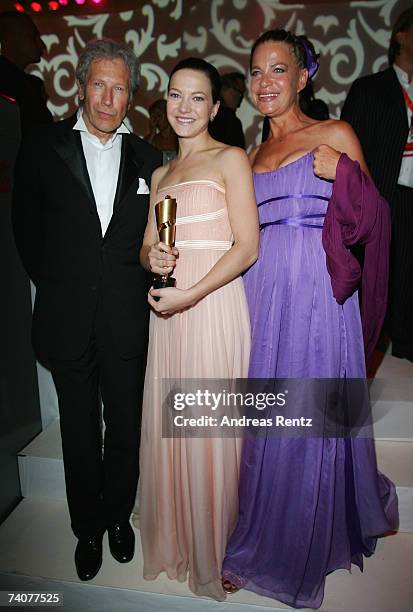 Hannah Herzsprung with her parents Bernd Herzsprung and Barbara attend the German Film Awards at the Palais am Funkturm on May 4, 2007 in Berlin,...