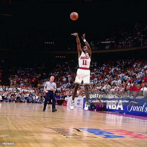 New York V Houston Rockets Photos and Premium High Res Pictures - Getty ...