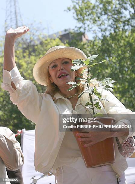 Baroness Thyssen, Carmen Cervera, waves during a rally in Madrid, 05 May 2007 against the town hall's decision to uproot a group of centuries-old...