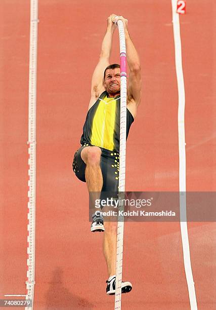 Brad Walker of the USA competes in the men's Pole Vault during the 2007 Osaka Grand Prix Athletics at Nagai Stadium May 5, 2007 in Osaka, Japan.