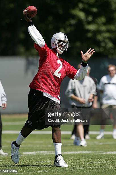 Oakland Raiders rookie quarterback JaMarcus Russell throws a pass during the second day of the Oakland Raiders mini-camp May 5, 2007 in Alameda,...