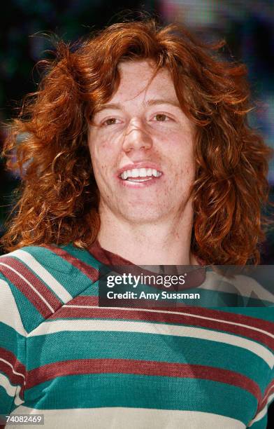 1,505 Shaun White Snowboarding Photos & High Res Pictures - Getty Images