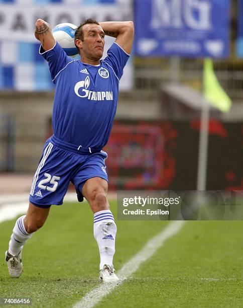 Fernando Ricksen of Zenit in action during the Football Russian League Championship match between Zenit and Krylia Sovetov on May, 6 2007 in St....