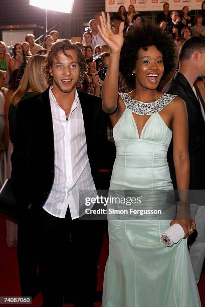 Singer James Morrison and TV presenter Fuzzy arrive at the 2007 TV Week Logie Awards at the Crown Casino on May 6, 2007 in Melbourne, Australia. The...