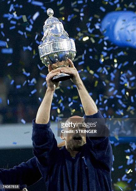 The Hague, NETHERLANDS: Ajax-player Jaap Stam with the KNVB Cup 06 May 2007 in the KNVB cupfinal AZ Alkmaar against Ajax Amsterdam in the Kuip in...