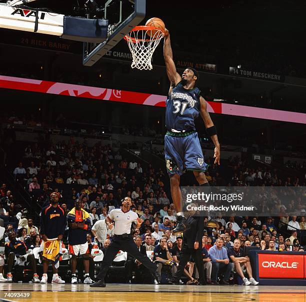 Ricky Davis of the Minnesota Timberwolves dunks during the game against the Golden State Warriors at Oracle Arena on April 15, 2007 in Oakland,...