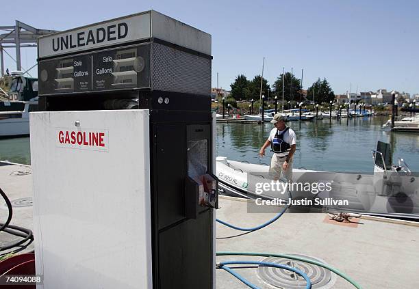 Mark Mayer fills his boat with gasoline May 7, 2007 in San Francisco, California. Gas prices reached a record national average price of $3.07 per...