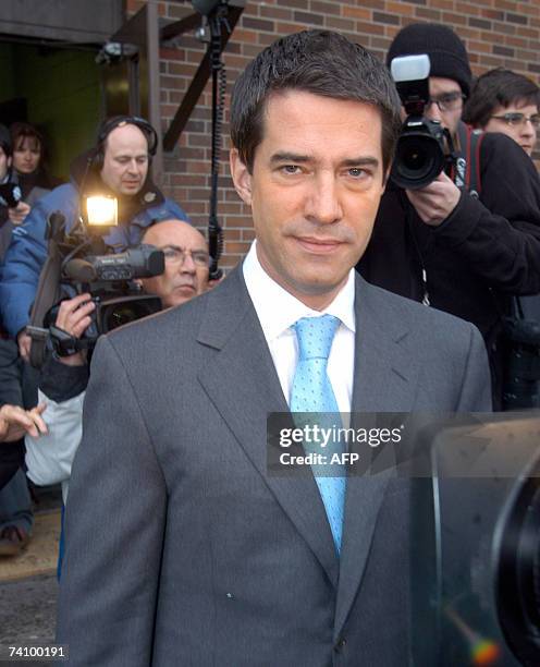 File photo taken 26 March 2007, in Montreal, shows the leader of the separatist Parti Quebecois, Andre Boisclair leaving the poling station after...