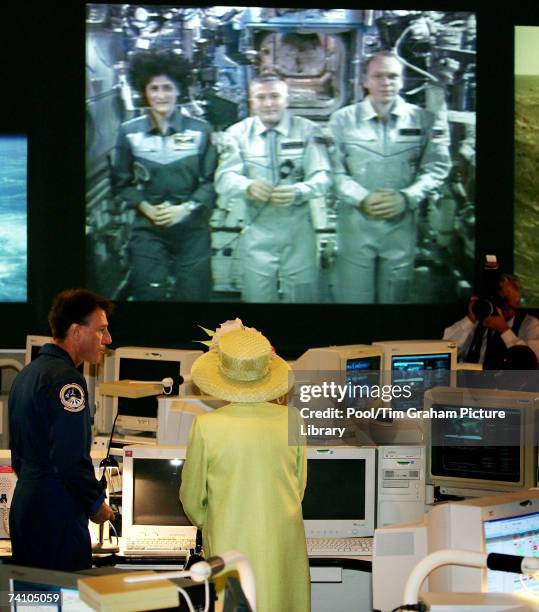 Elizabeth Cook Nasa 68 Queen Elizabeth Ii And The Duke Of Edinburgh Visit The Nasa Goddard ...