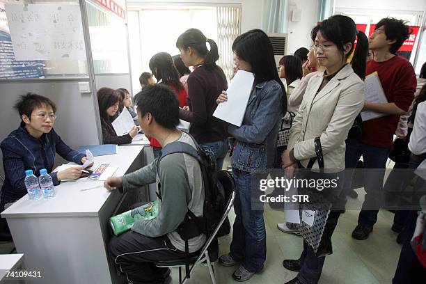 Job Interview Queue 749 Job Interview Queue Stock Photos, High-Res Pictures, and Images ...