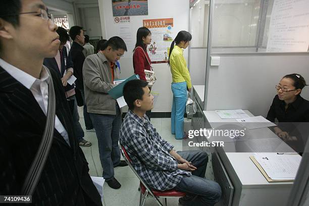 Job Interview Queue 749 Job Interview Queue Stock Photos, High-Res Pictures, and Images ...