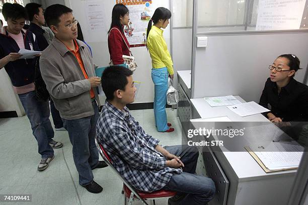 Job Interview Queue 749 Job Interview Queue Stock Photos, High-Res Pictures, and Images ...