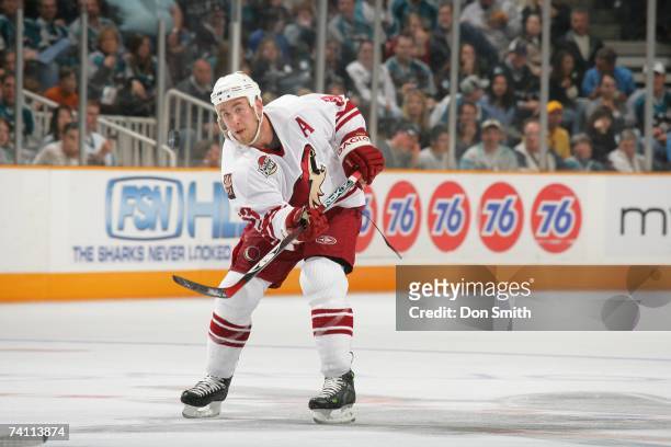 Derek Morris of the Phoenix Coyotes passes the puck against the San Jose Sharks on March 30, 2007 at the HP Pavilion in San Jose, California. The...