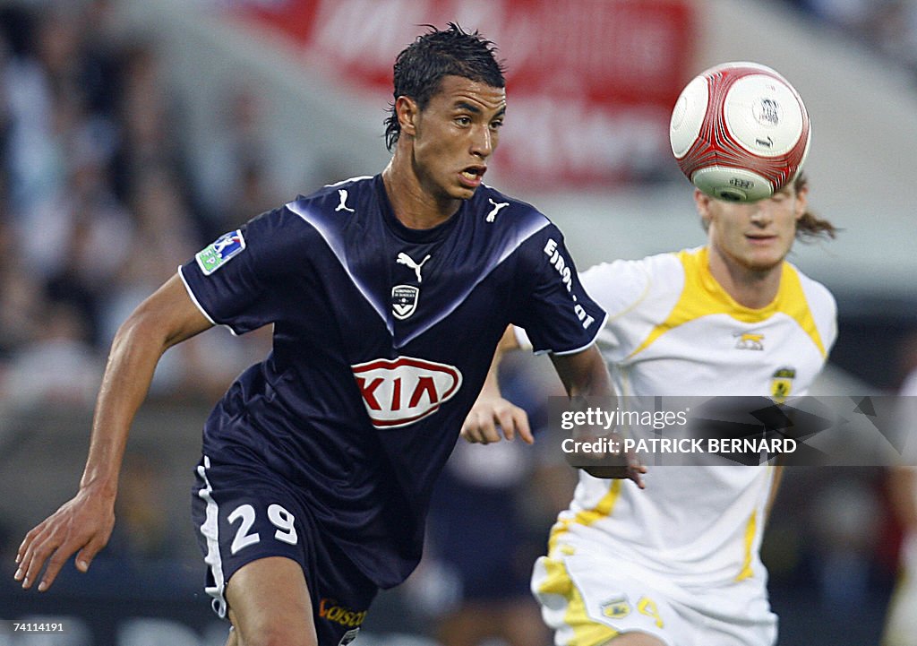 Bordeaux's midfielder Marouane Chamakh (...