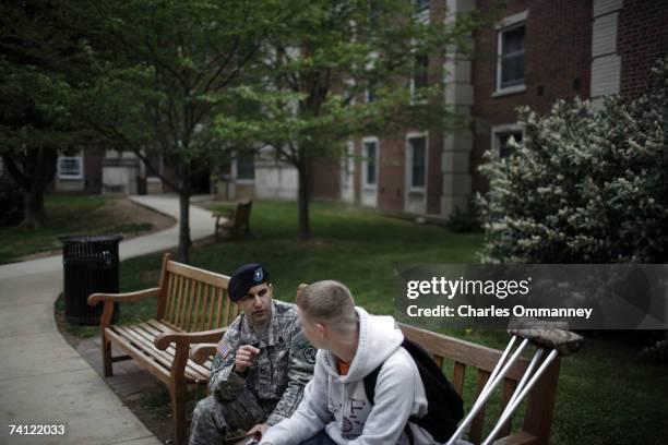 Army Chaplain Roger Benimoff, a 34 year old protestant Chaplain from Texas does his rounds with outpatient vets on the Walter Reed Campus, April 26,...