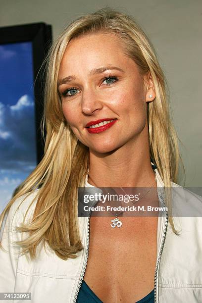 Actress Kari Matchett Photos and Premium High Res Pictures - Getty Images