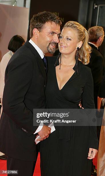 Presenter Barbara Schoeneberger and friend Mathias Krahl attend the Henri Nannen Awards at the Deutsche Schauspielhaus on May 11, 2007 in Hamburg,...