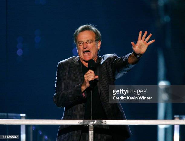 Actor/comedian Robin Williams introduces musical group Genesis onstage during the 2nd annual VH1 Rock Honors held at the Mandalay Bay Events Center...
