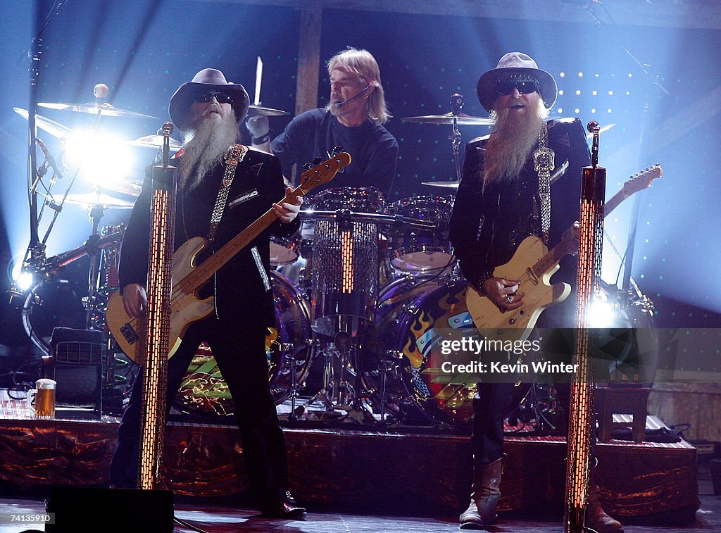 2nd Annual "VH1 Rock Honors" - Show
