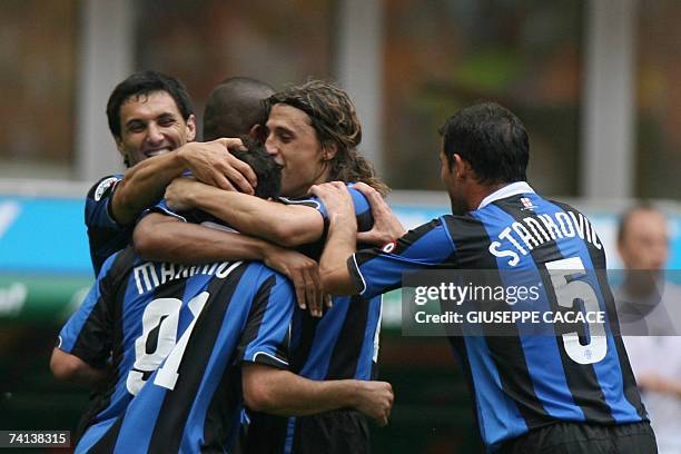 Inter Milan's Hernan Crespo celebrates with his team mates after scoring against Lazio during their Serie A match at San Siro Stadium in Milan, 13...