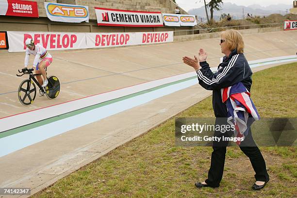 Carol Hoy applauds her son Chris Hoy of Great Britain after his failed attempt to break the World 1 Kilometre Altitude Record at the Alto Irpavi...