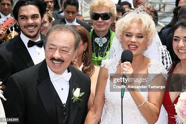 Shalim Ortiz, Elin Ortiz. Charytin Goyco, Graciela Beltran all sing after Charytin Goyco's dream wedding at Walt Disney World at the Grand Floridian...