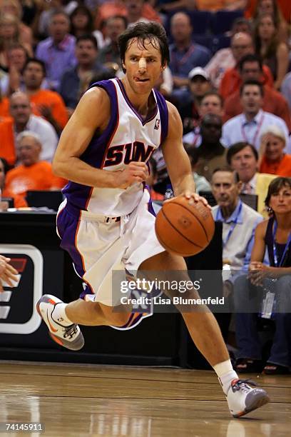 Steve Nash of the Phoenix Suns moves the ball against the San Antonio Spurs in Game Two of the Western Conference Semifinals during the 2007 NBA...