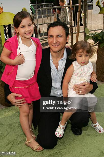 Executive producer of Live with Regis and Kelly, Michael Gelman and daughters Jamie Gelman and Misha Gelman attend the premiere of Shrek The Third at...