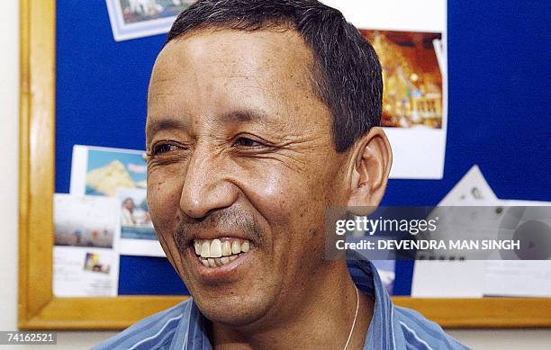 168 Sherpa Leading Stock Photos, HighRes Pictures, and Images Getty