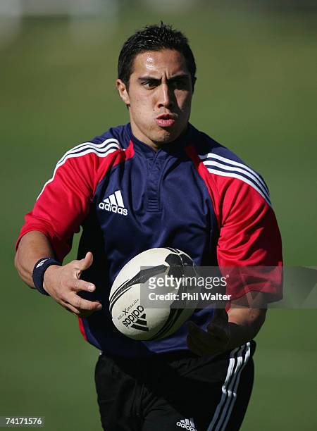 Chris Smylie of the New Zealand Maori rugby team passes the ball during the New Zealand Maori training session at North Harbour Stadium May 17, 2007...