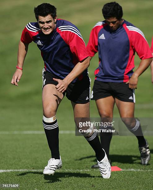 Isaac Ross of the New Zealand Maori practices speed drills during the New Zealand Maori training session at North Harbour Stadium May 17, 2007 in...
