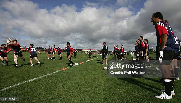 The New Zealand Maori are seen during the New Zealand Maori training session at North Harbour Stadium May 17, 2007 in Auckland, New Zealand. The New...