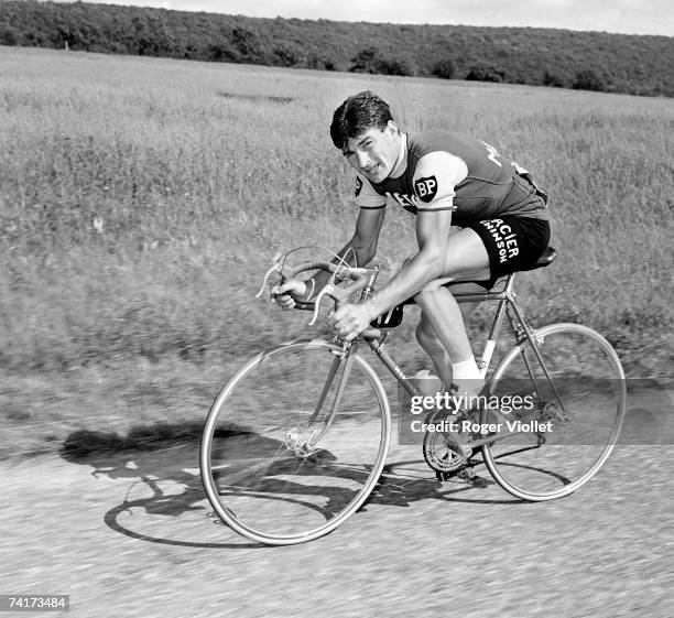Raymond Poulidor Photos And Premium High Res Pictures Getty Images raymond-poulidor-photos-and-premium-high-res-pictures-getty-images