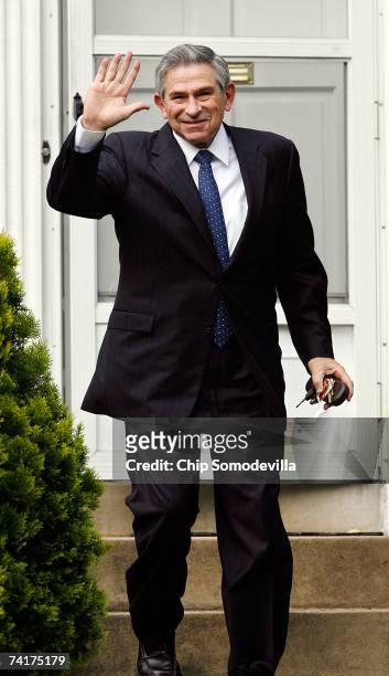 World Bank President Paul Wolfowitz leaves his house on May 17, 2007 in Chevy Chase, Maryland. Wolfowitz is reportedly in negotiations with the World...